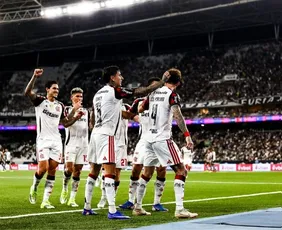 Imagem ilustrativa da imagem Flamengo vence Botafogo com direito a golaço de Léo Pereira para Ancelotti