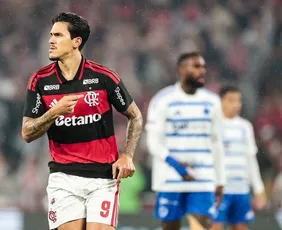 Imagem ilustrativa da imagem Flamengo vence Cruzeiro em noite de reencontros e vaias a 'vira-casacas'