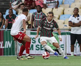 Imagem ilustrativa da imagem Fluminense sobra, vence o Bangu e pega o Vasco na semifinal do Carioca