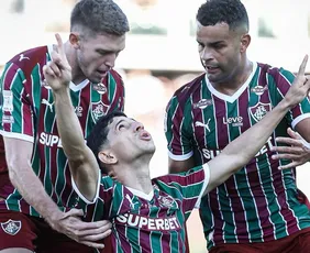 Imagem ilustrativa da imagem Fluminense vira no fim sobre Santos de Neymar, em jogo com golaços na Vila
