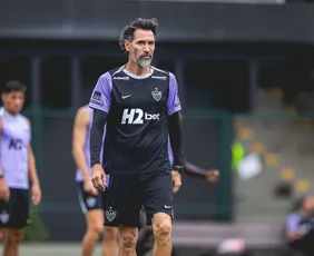 Imagem ilustrativa da imagem Galo mira 20ª final seguida em estreia de técnico