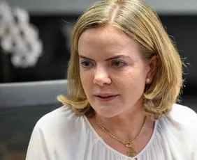 Imagem ilustrativa da imagem Gleisi aponta golpe em quebra de sigilo de Lulinha e governistas tentam anular ato