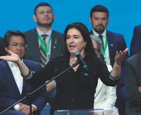 Imagem ilustrativa da imagem Governo Federal estuda fim da “taxa da blusinha”