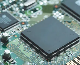 Imagem ilustrativa da imagem Guerra ameaça produção de hélio e é risco para a oferta de celulares e carros