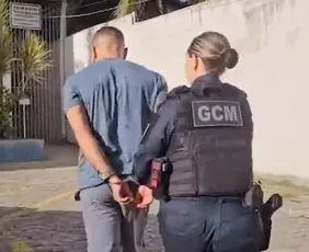 Imagem ilustrativa da imagem Homem é preso após tentar pular muro para invadir apartamento de ex na Serra