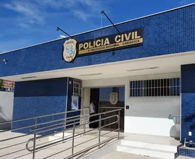 Imagem ilustrativa da imagem Homem é preso por agredir e ameaçar companheira e enteada em Viana