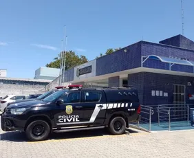 Imagem ilustrativa da imagem Homem é preso por bater cabeça de companheira em estaca