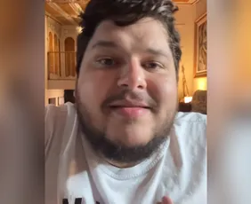 Imagem ilustrativa da imagem Influenciador com 200 kg acusa academia de negar matrícula na natação em SP