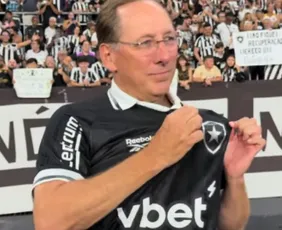 Imagem ilustrativa da imagem Justiça proíbe venda de jogadores no Botafogo até Textor abrir 'caixa-preta'