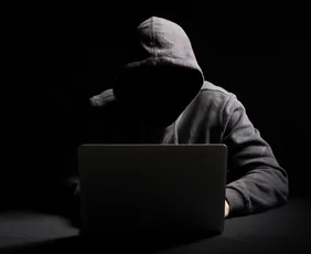 Imagem ilustrativa da imagem Levantamento identifica 173 vítimas de deepfakes sexuais em escolas