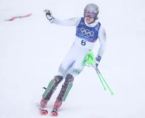 Imagem ilustrativa da imagem Lucas Pinheiro cai na primeira descida e é eliminado no slalom