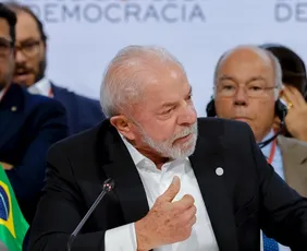 Imagem ilustrativa da imagem Lula defende fim da 6x1 e diz que ganhos não podem valer só para ricos