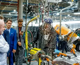 Imagem ilustrativa da imagem Lula diz que aumento do preço dos combustíveis é injustificável