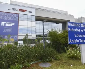 Imagem ilustrativa da imagem MEC prorroga prazo para pedir isenção da taxa de inscrição do Enem