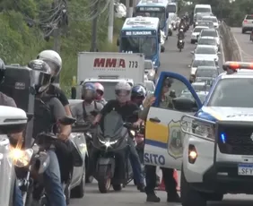 Imagem ilustrativa da imagem Motoclista sem CNH morre após bater em traseira de caminhonete na Avenida Norte Sul