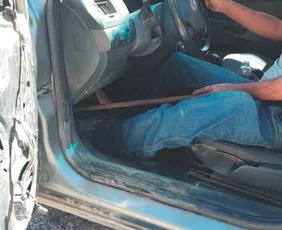 Imagem ilustrativa da imagem Motorista flagrado alcoolizado e "dirigindo" com cabo de vassoura: qual a punição?