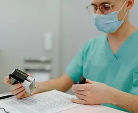 Imagem ilustrativa da imagem Mutirão vai contratar profissionais da saúde para atuar em seis hospitais do ES