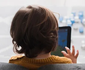 Imagem ilustrativa da imagem Nova lei cria regras para proteger crianças e adolescentes na internet