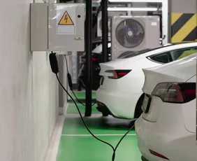 Imagem ilustrativa da imagem Nova lei em SP permite que morador instale carregador de veículo elétrico em prédio