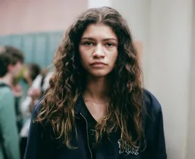 Imagem ilustrativa da imagem Novo trailer mostra Rue como 'mula do tráfico' na terceira temporada de 'Euphoria'