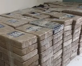 Imagem ilustrativa da imagem Operação internacional apreende 1,3 t de cocaína em alto mar