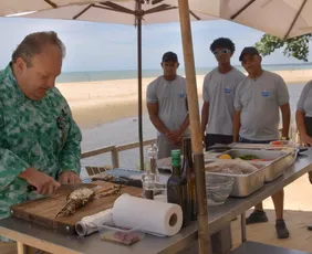 Imagem ilustrativa da imagem Pesadelo na Cozinha: Erick Jacquin ataca em Porto Seguro