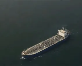 Imagem ilustrativa da imagem Petróleo ultrapassa US$ 85 após Irã anunciar fechamento do estreito de Hormuz