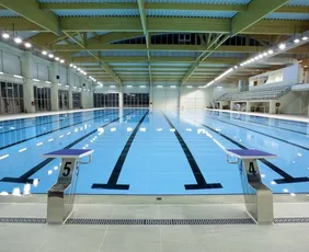 Imagem ilustrativa da imagem Polícia analisa produto usado na limpeza após mulher morrer em piscina de academia