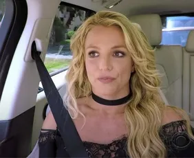 Imagem ilustrativa da imagem Polícia encontra 'substância misteriosa' dentro do carro de Britney Spears