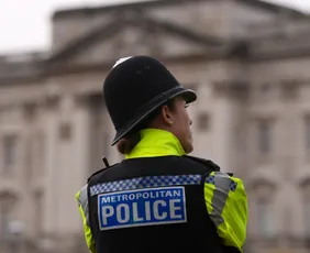 Imagem ilustrativa da imagem Polícia realiza novas buscas em endereços da realeza britânica