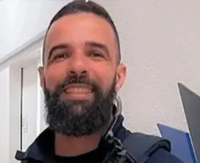 Imagem ilustrativa da imagem Policial que matou comandante tentou tirar roupa de colega à força, diz denúncia