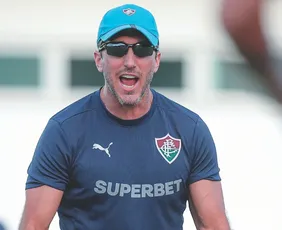 Imagem ilustrativa da imagem Pontaria preocupa o Fluminense de Zubeldía