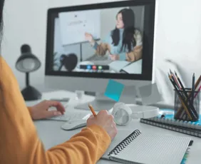 Imagem ilustrativa da imagem Quatro em cada 10 alunos de ensino a distância desistem da graduação