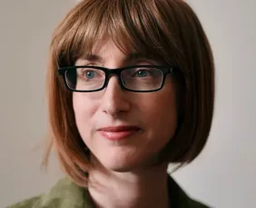 Imagem ilustrativa da imagem "Querida Debbie": de conselheira de esposas a justiceira