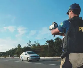 Imagem ilustrativa da imagem Radares, bafômetros e drones contra abusos no trânsito durante o Carnaval