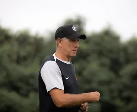 Imagem ilustrativa da imagem Renato Gaúcho estreia no Vasco tentando quebrar tabu diante do Palmeiras