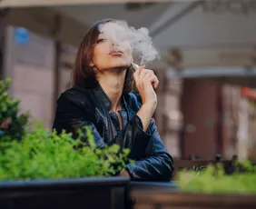 Imagem ilustrativa da imagem Risco para a saúde: uso de cigarro eletrônico dispara entre adolescentes