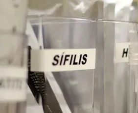 Imagem ilustrativa da imagem SUS passa a adotar antibiótico para prevenir sífilis e clamídia