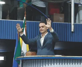 Imagem ilustrativa da imagem “Saio da prefeitura de mãos limpas”, afirma Pazolini na Câmara de Vitória