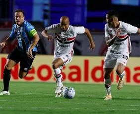 Imagem ilustrativa da imagem São Paulo bate Grêmio, embala e dorme na liderança do Brasileirão