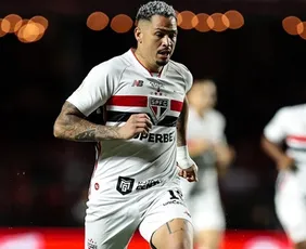 Imagem ilustrativa da imagem São Paulo bate Juventude pelo placar mínimo em noite de vaias e impaciência