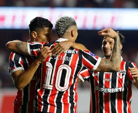 Imagem ilustrativa da imagem São Paulo ouve vaias, mas vence O'Higgins com golaços e mantém 100% na Sula