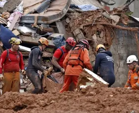 Imagem ilustrativa da imagem Sobe para 49 o número de mortos por temporais na zona da mata, em Minas Gerais