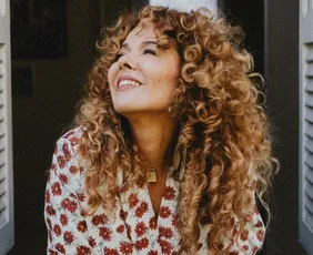 Imagem ilustrativa da imagem Tamy canta Roberto Carlos na levada do pagode baiano