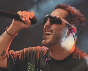 Imagem ilustrativa da imagem Trio elétrico no domingo com show do Tomate na Praia de Camburi