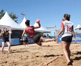 Imagem ilustrativa da imagem Universitários agitam a orla de Vitória neste fim de semana