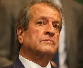 Imagem ilustrativa da imagem Valdemar: "Vamos resolver problemas da família Bolsonaro para ganhar as eleições"