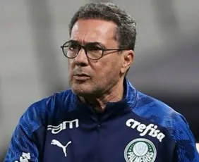 Imagem ilustrativa da imagem Vanderlei Luxemburgo é internado em UTI após mal-estar