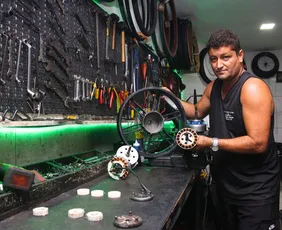 Imagem ilustrativa da imagem Veja quando é hora de trocar freios e pneus da bike elétrica