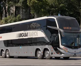 Imagem ilustrativa da imagem Viação Águia Branca lança ônibus retrô para celebrar os 80 anos de fundação